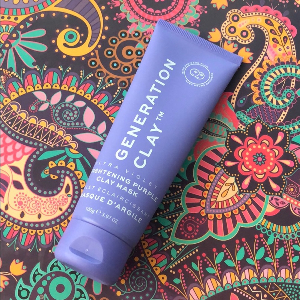 Ultraviolet brightening purple clay mask